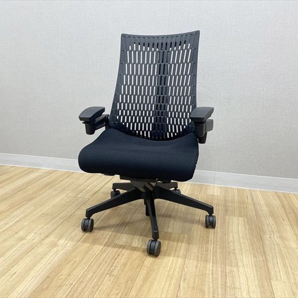 イトーキ アクトチェア エラストマーバック アルミミラー脚 肘付 オフィスチェア ブラック