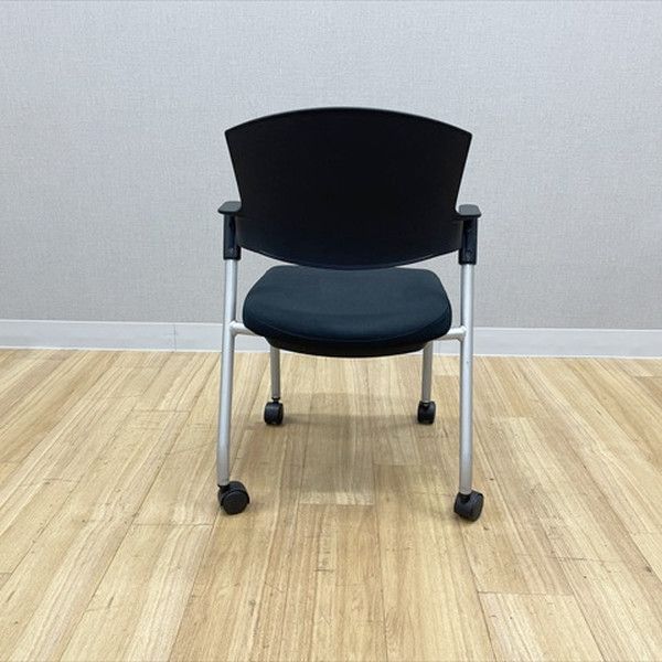  コクヨ スタッキングチェア 肘付 プロッティ キャスター付 会議椅子 ブラック 休憩椅子 オフィスチェア ワークチェア 椅子 チェア