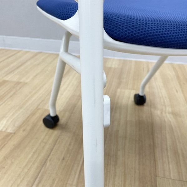 スタッキングチェア