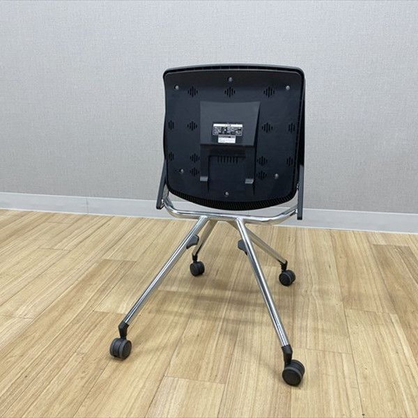  オカムラ スタッキングチェア 肘無 クリール キャスター付 会議椅子 ブラック 昇降チェア オフィスチェア ワークチェア 椅子 チェア