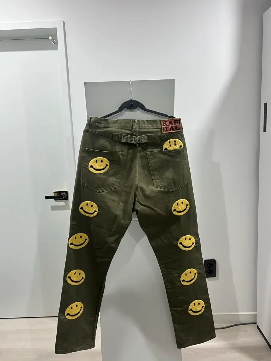 KAPITAL キャピタル カーキ スマイル パッチ パンツ