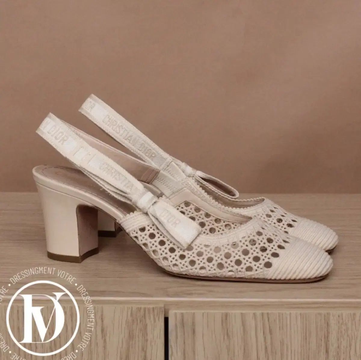 Dior スリングバック クリーム 36 23 5 cm オススメ ユン ヨジョン アカデミー授賞式