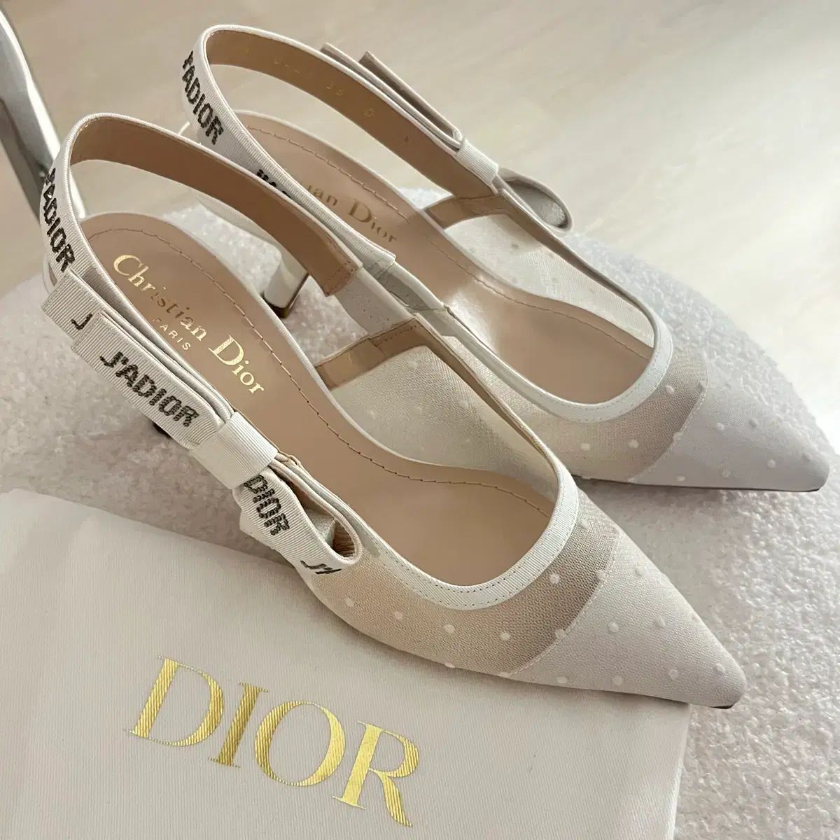 ディオール スリングバック 白 ドット 230 ブライダルシューズ オススメ