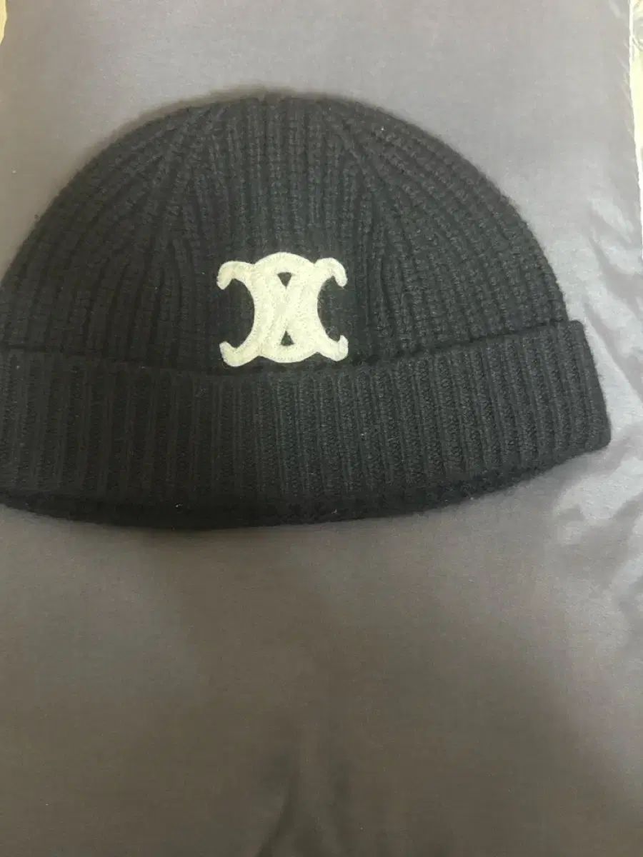 セリーヌ トリオンフ ビーニー