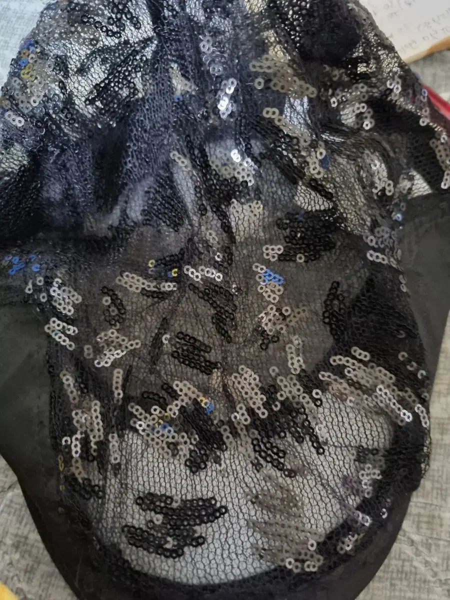 ブラック スパンコール レース キャップ