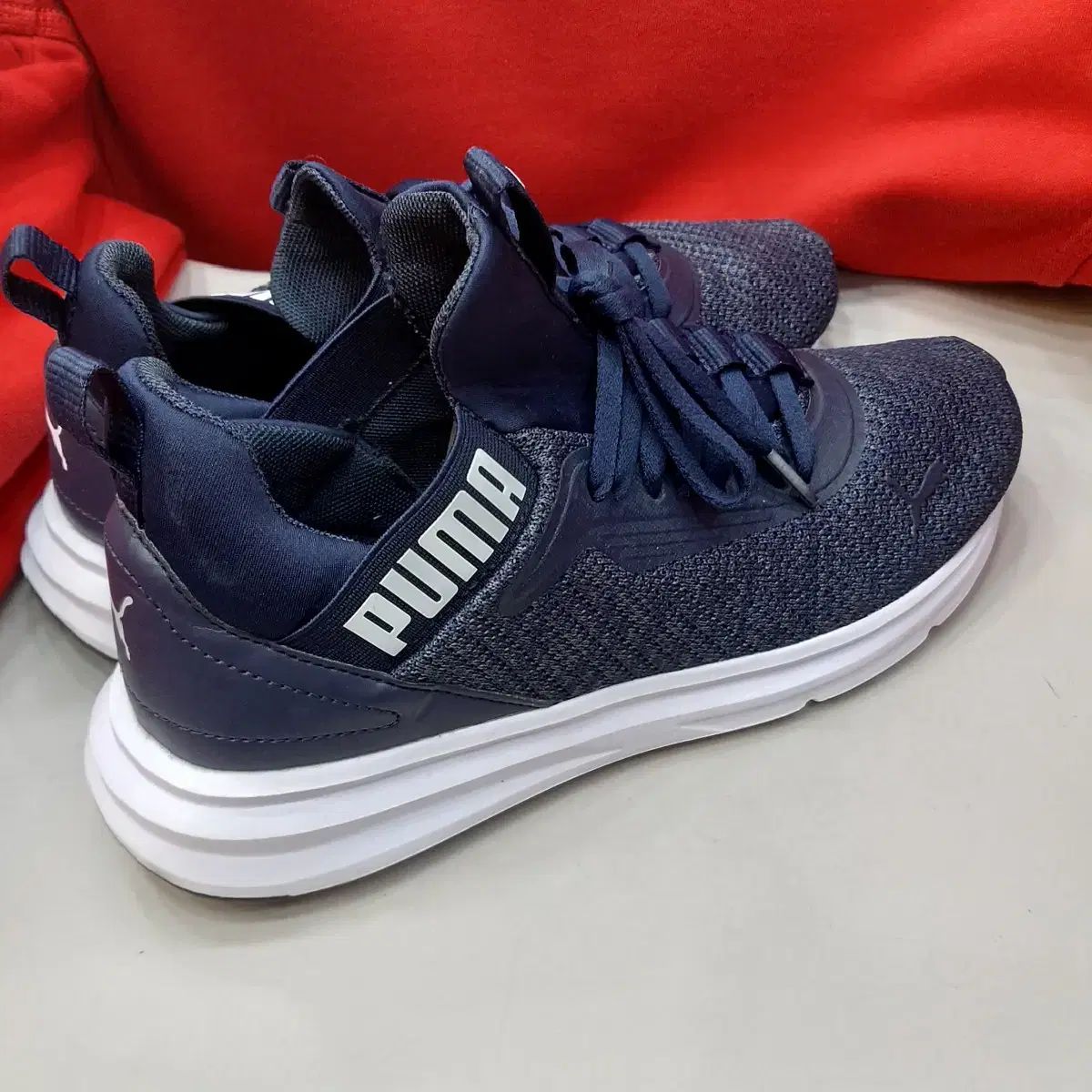 ランニングシューズ