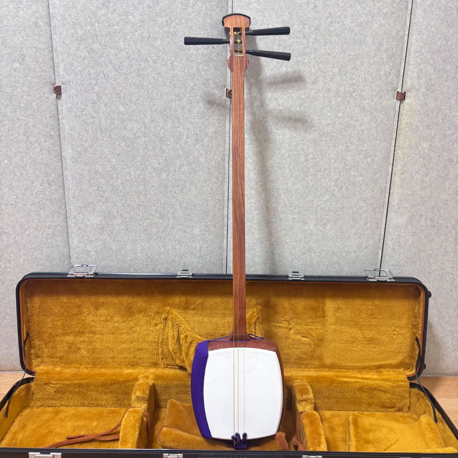 三味線 本体 ハードケース付き 和楽器 楽器 花梨 丸打胴 山サワリ 三味線 本体 ハードケース付き 和楽器 楽器 花梨 丸打胴 山サワリ