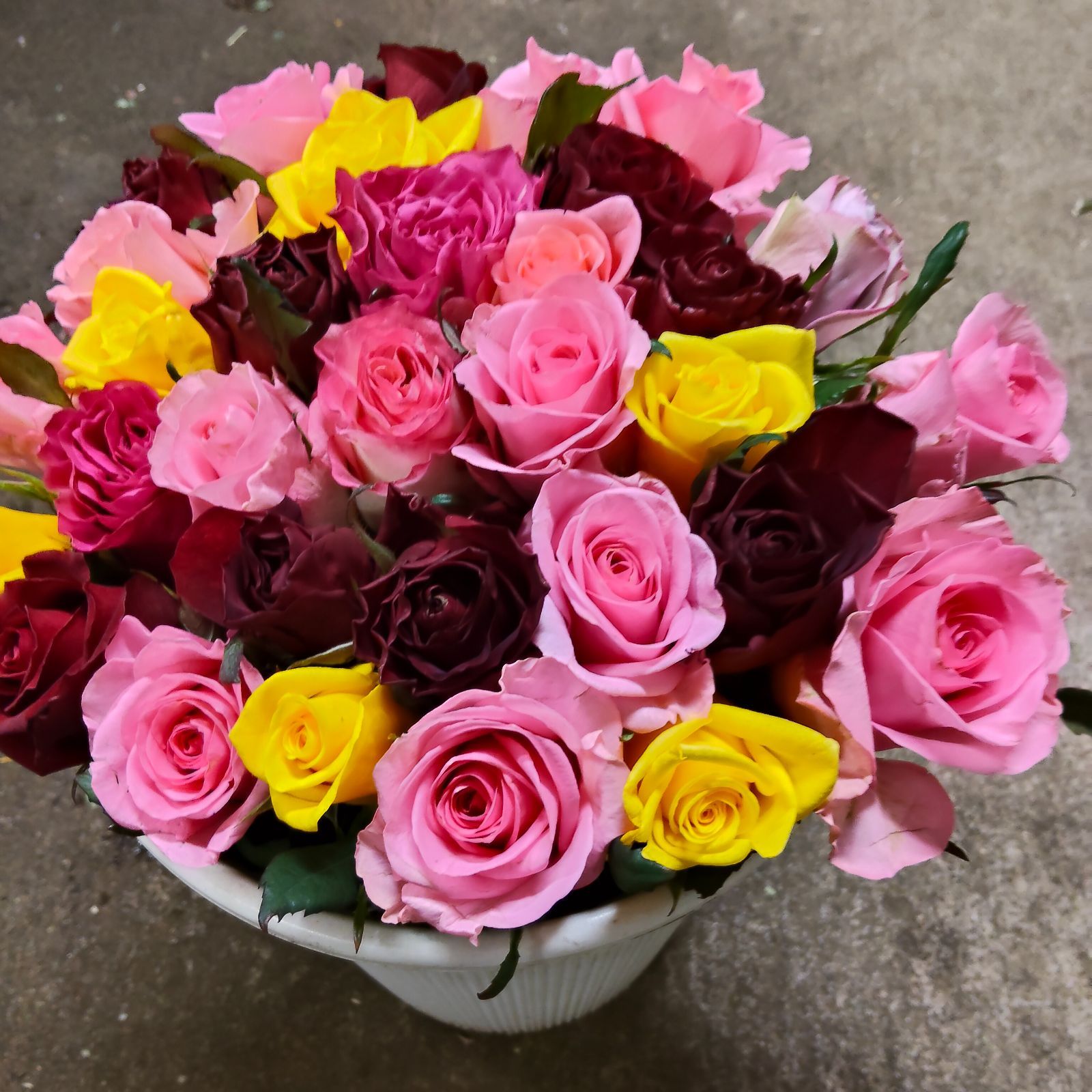 バラB級品30センチ30本(切り花 生花 バラ) - メルカリ