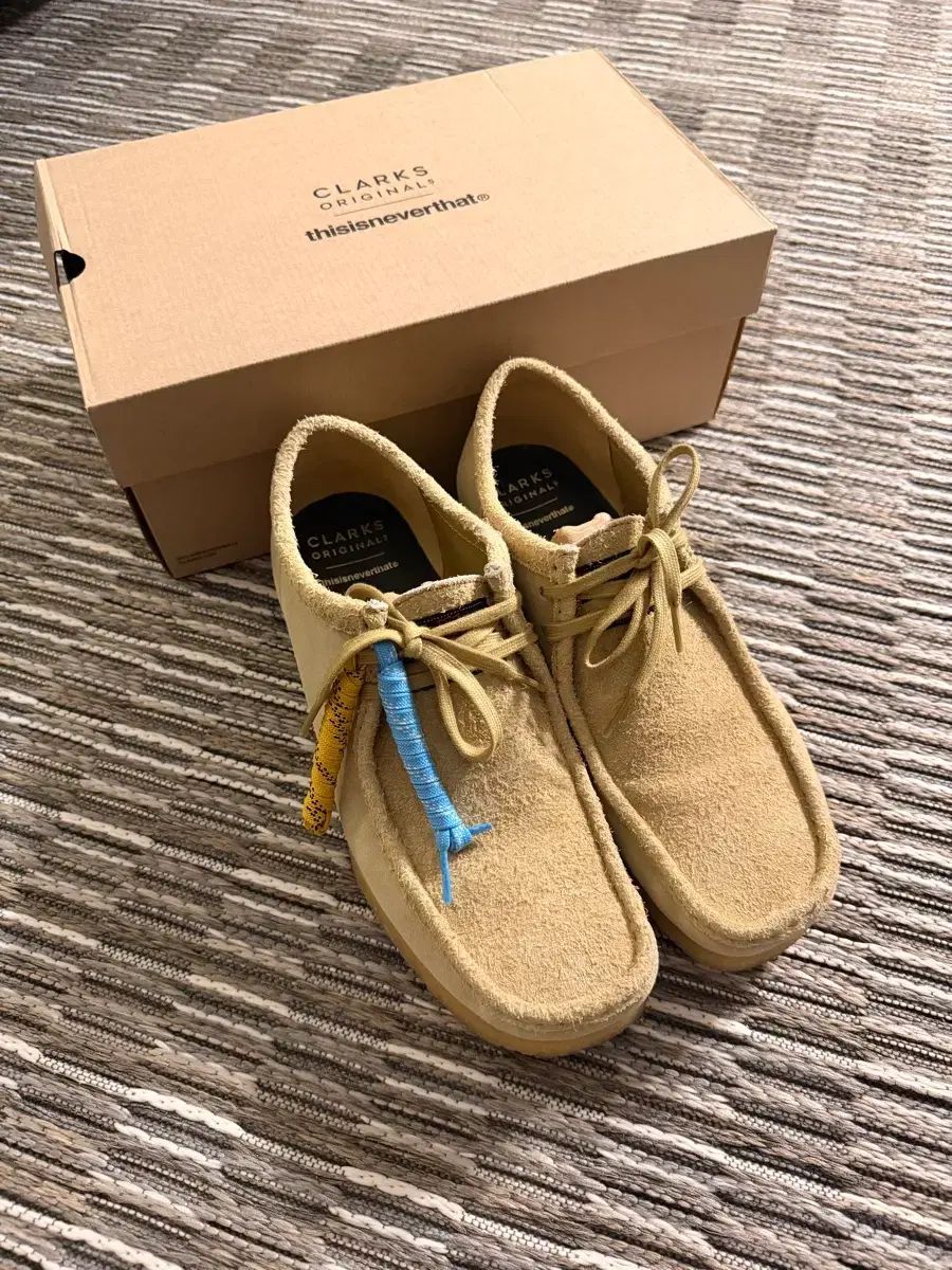 290 UK 10 クラークス ディネ뎃 ワラビー メイプル