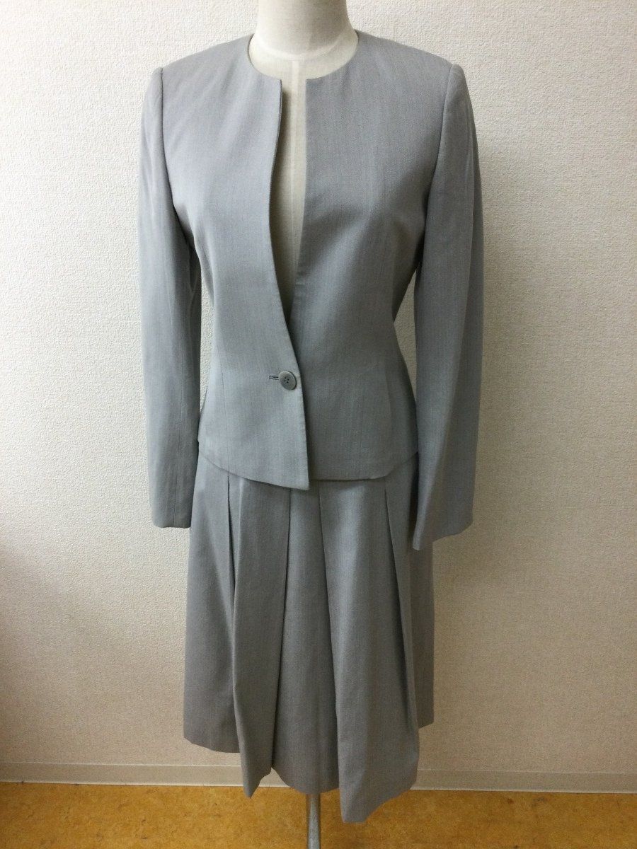 アクアスキュータム 薄グレーヘリンボーン スーツ サイズ7 S