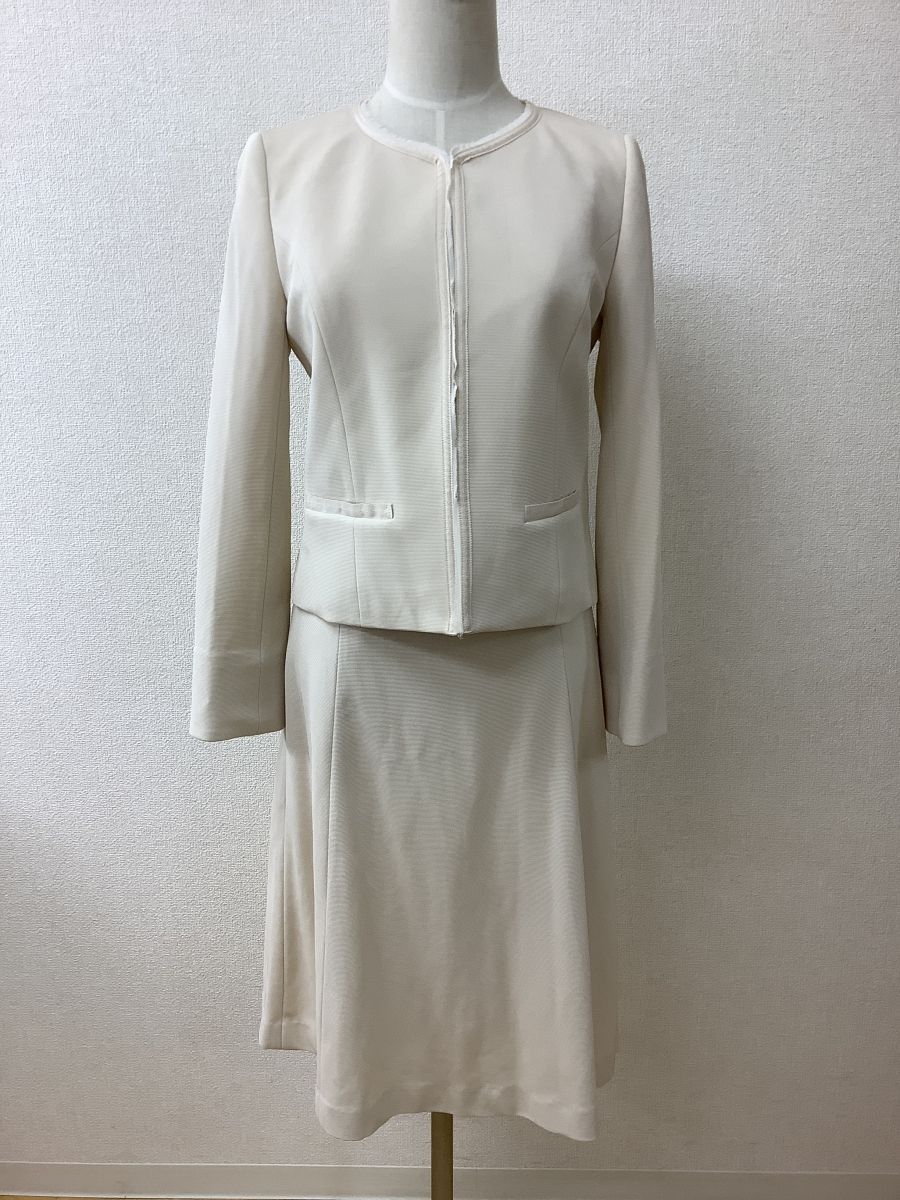 イネド タグ付き♥ 定価46000円 ベージュスーツ サイズ9