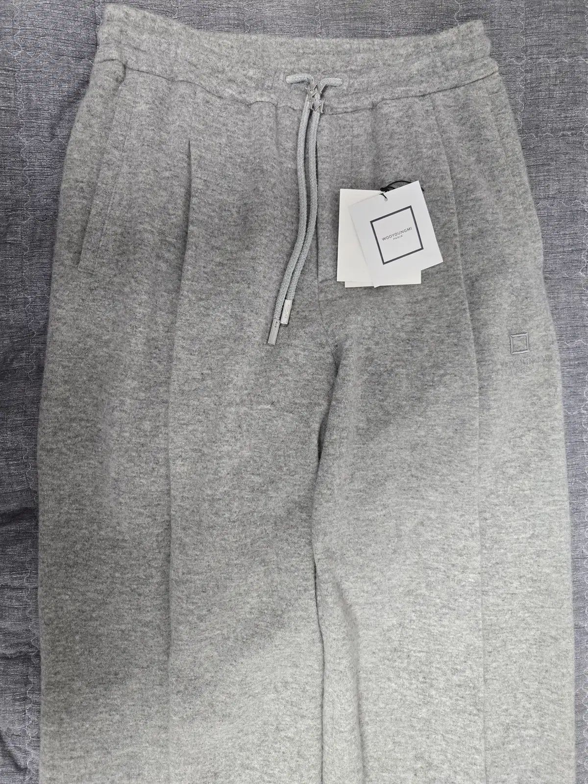 46 ウーヨンミ 25 FW グレー ワンタック スウェットパンツ