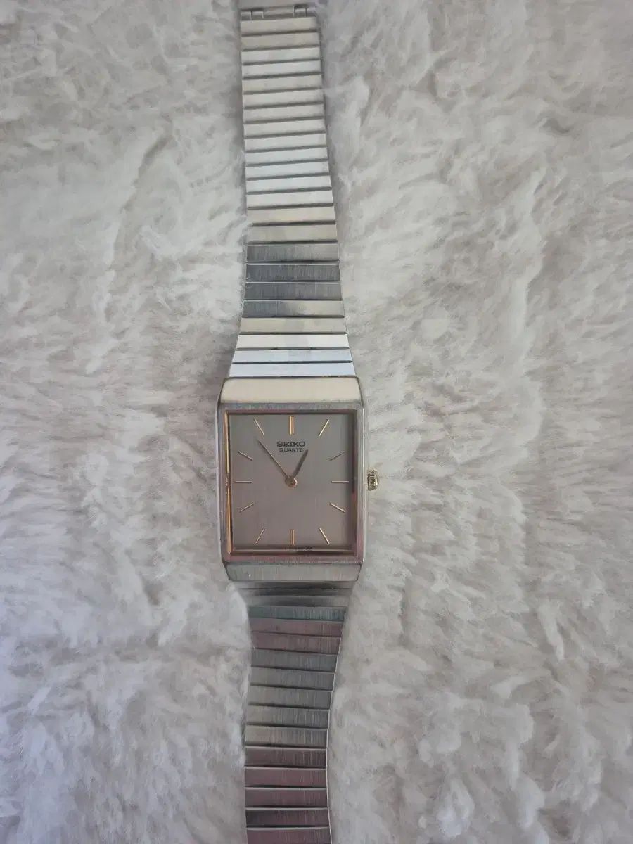  SEIKO 6530 クオーツ ヴィンテージ Tシャツ 腕時計(クォーツ) 腕時計(アナログ)