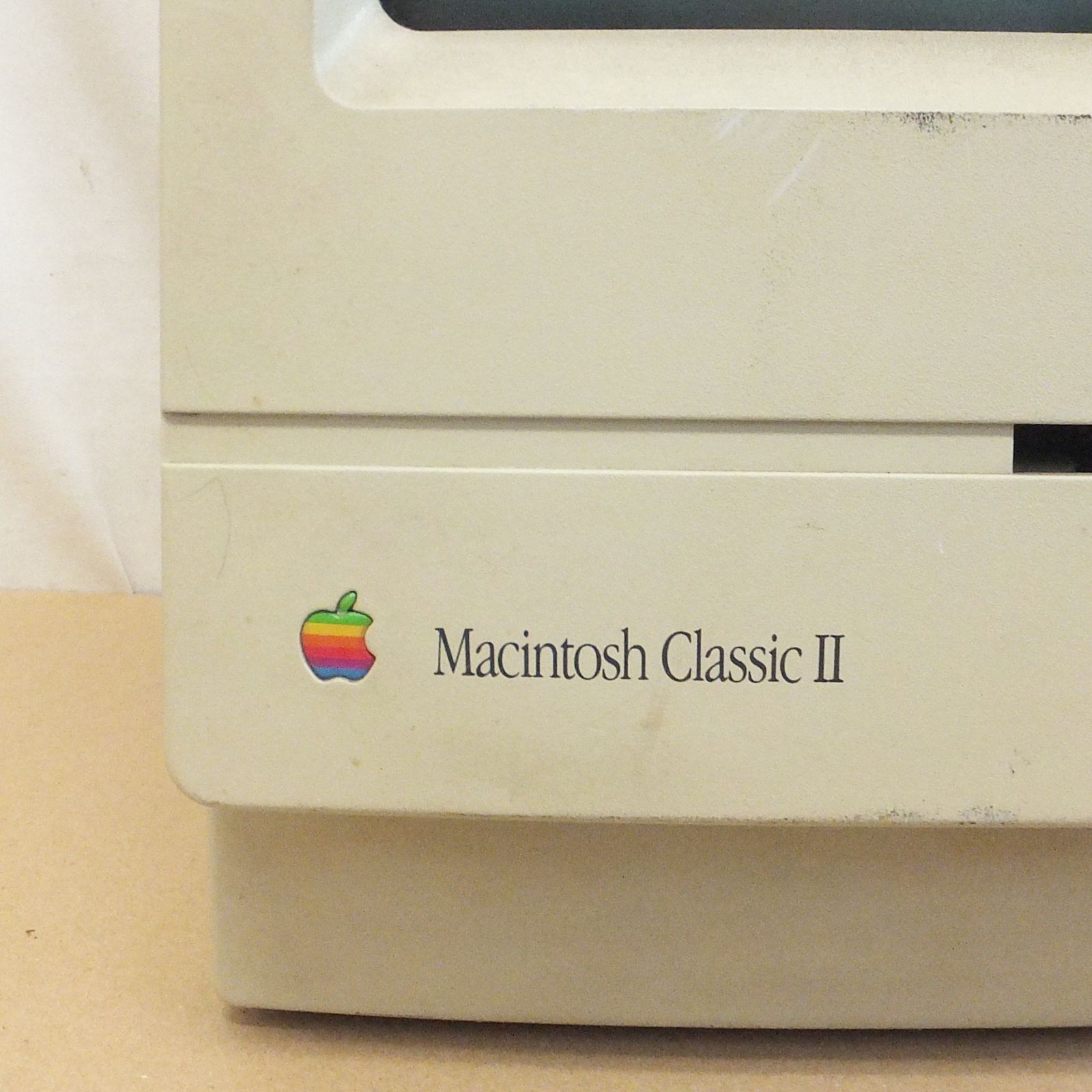 R 744 Apple Macintosh Classic II M 4150 15