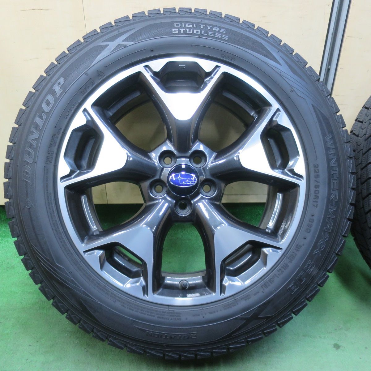 バリ溝！キレイ！9分☆スバル XV フォレスター 等 純正 225/60R17