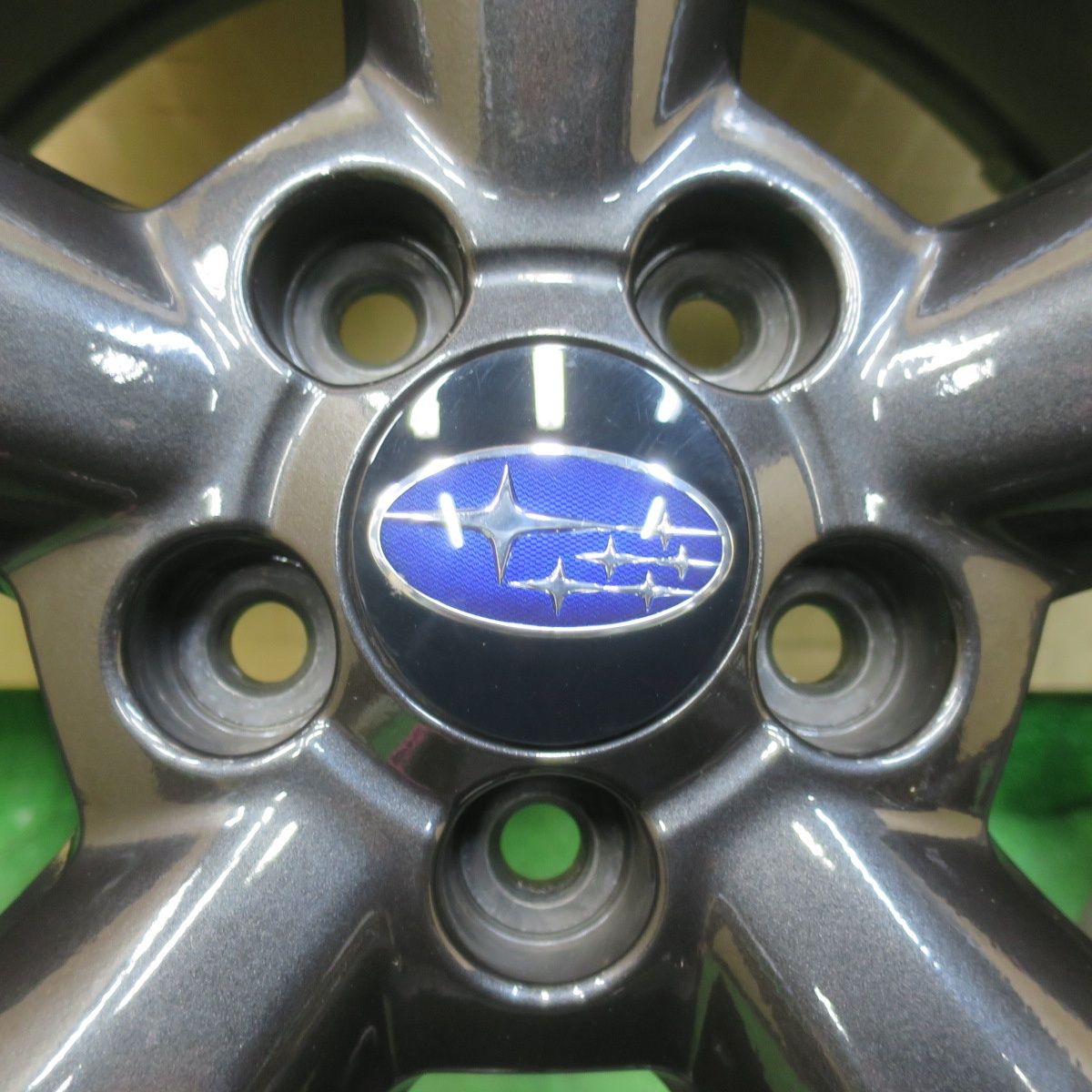 バリ溝！キレイ！9分☆スバル XV フォレスター 等 純正 225/60R17