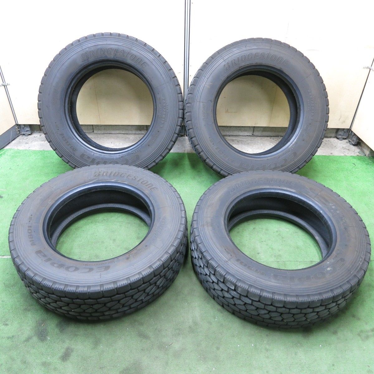 バリ溝 25年 9 5分 トラック タイヤ 245 70 R 19 5 136 134 J ブリヂストン エコピア M 801Ⅱ ミックス オールシーズン 5インチ 5122906ナスタ