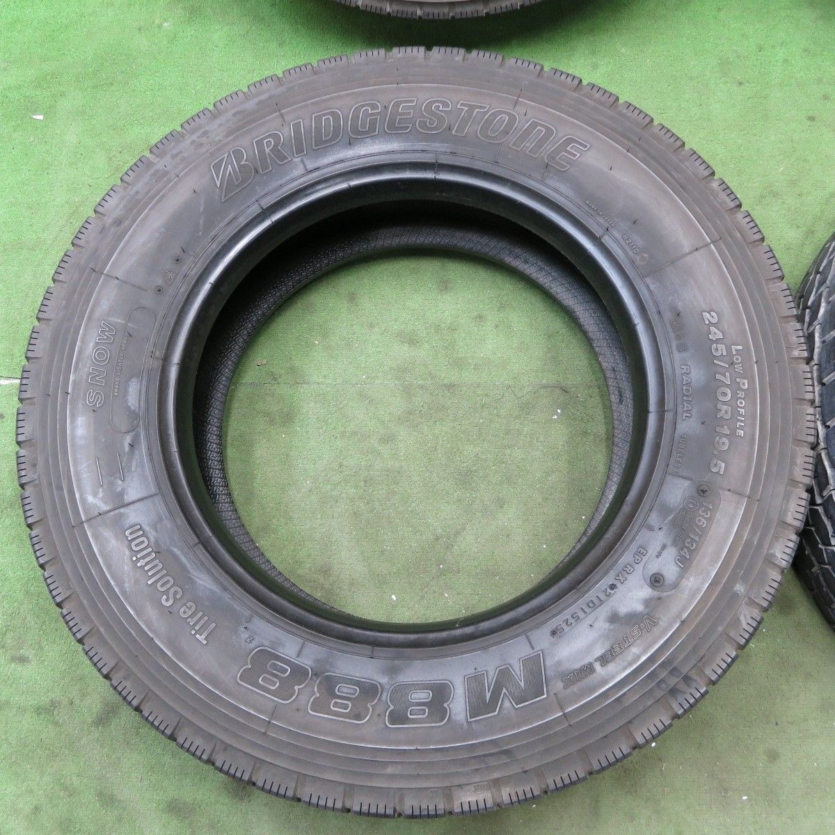  バリ溝 25年 9分 トラック バス タイヤ 245 70 R 19 5 136 134 J ブリヂストン M 888 ミックス オールシーズン 5インチ 5122901ナスタ その他 タイヤ