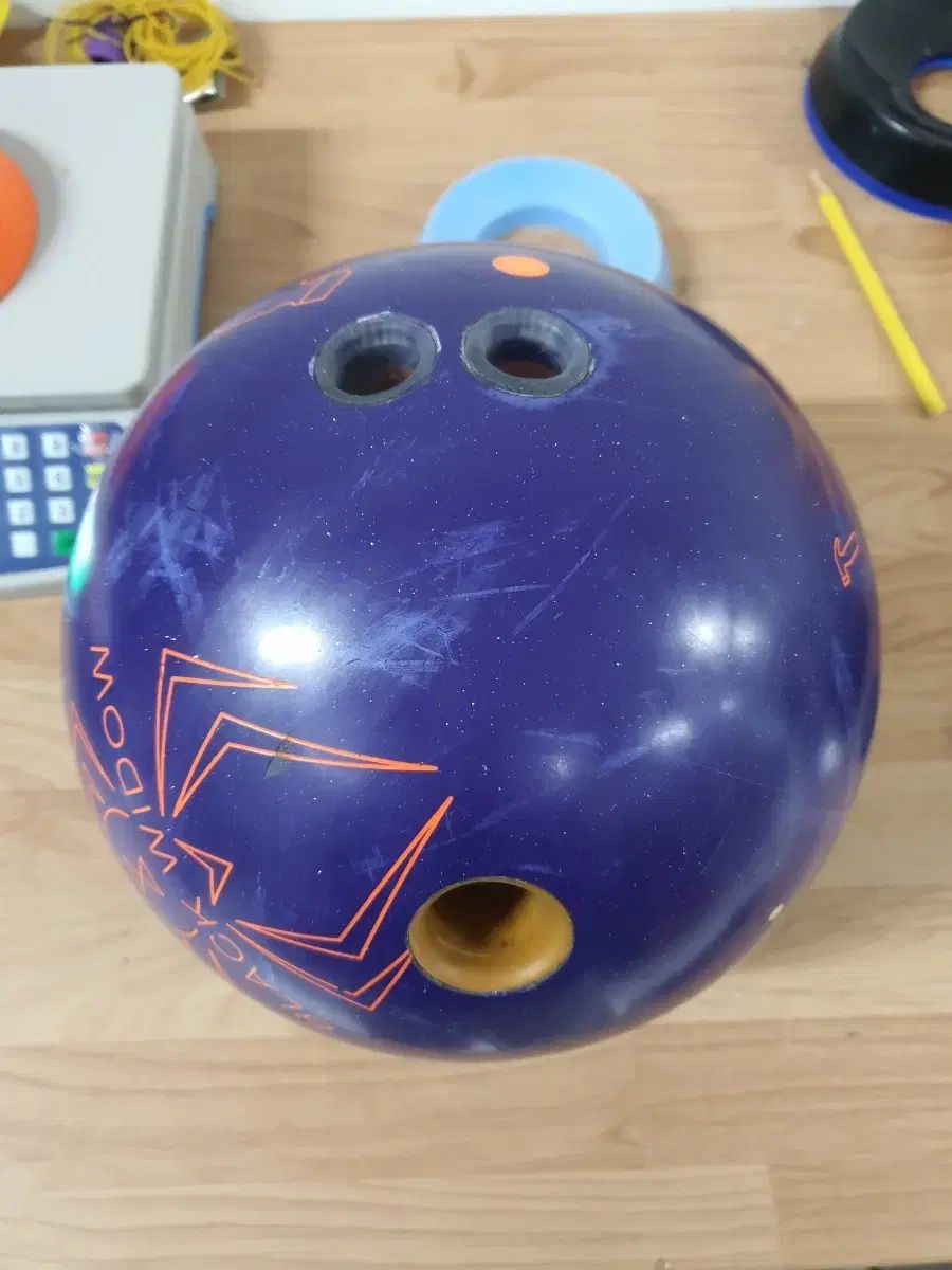 BLACK WIDOW purple ボウリングボール LEGEND ブラックウィドー ツアー V1