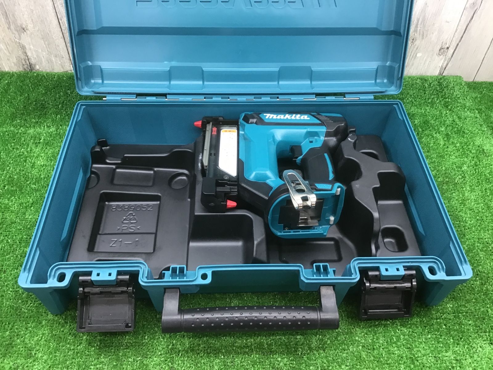 動作品 マキタ makita コードレスピンネイラ PT 353 DZ アクトツー C