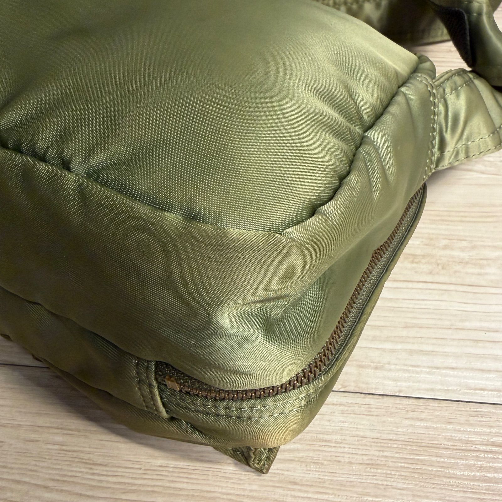 カーキ系 吉田カバン