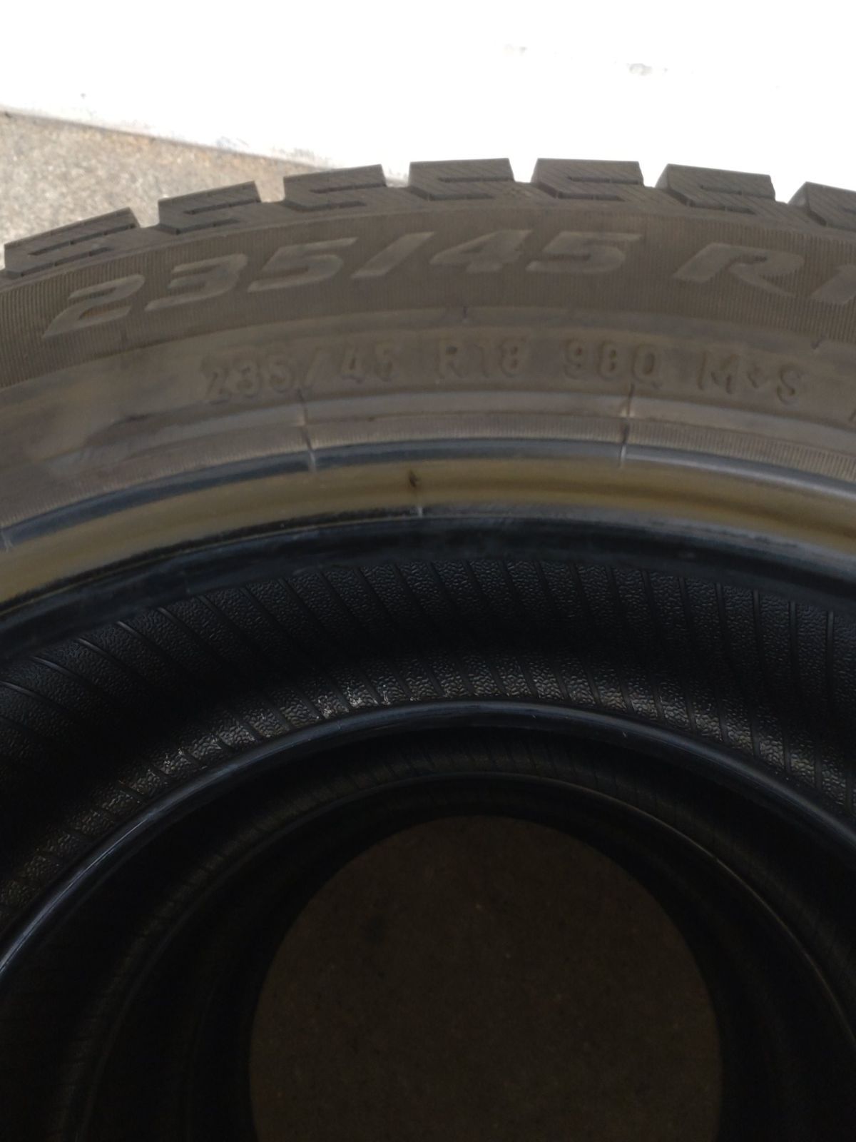  スタッドレスタイヤ ピレリ ICE 235 45 R 18 4本 18インチ スタッドレス