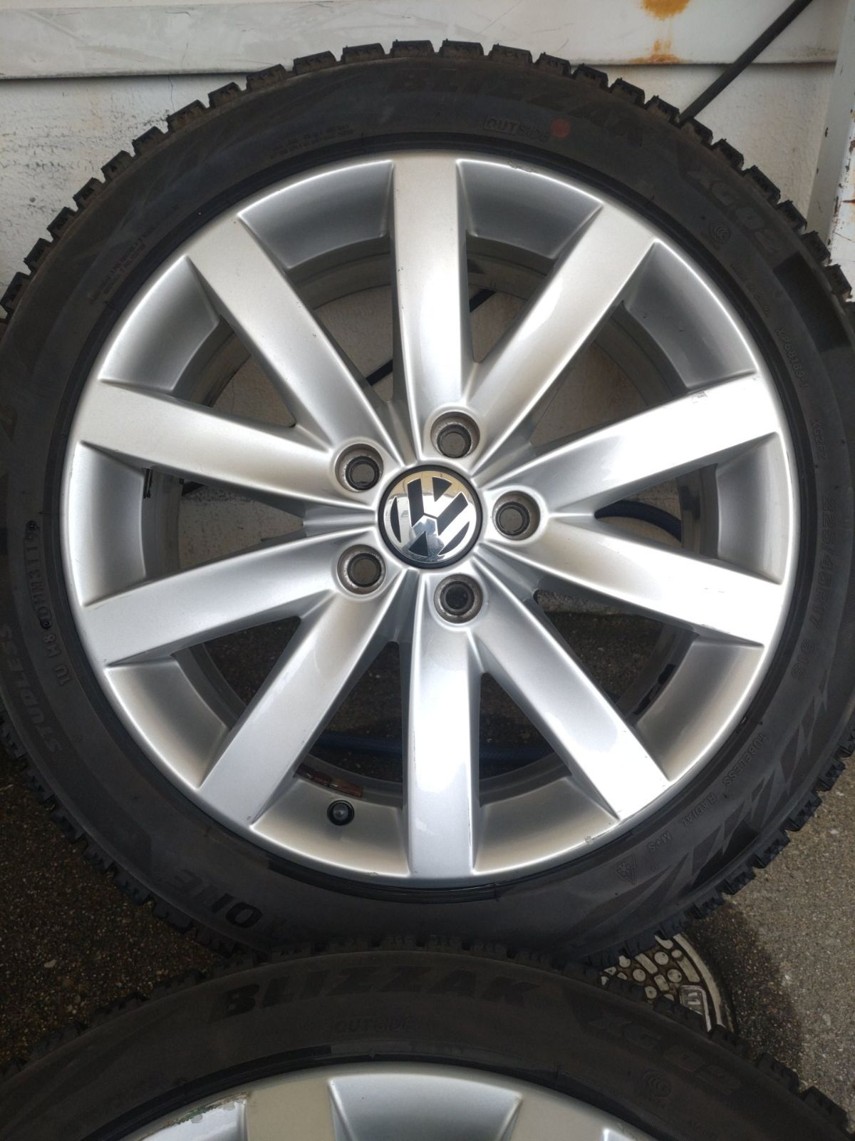  フォルクスワーゲン VW ゴルフ6 ホイール 17インチ 17 7 0 J 54 112 5 H ＆ブリヂストン BLIZZAK XG 02 225 45 R 4本 17インチ タイヤ ホイールセット