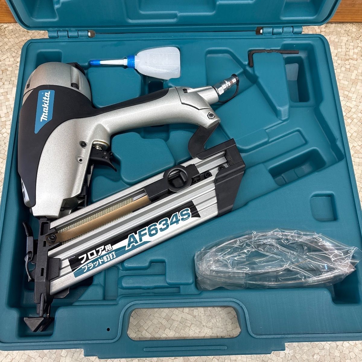 マキタ AF 634 S フロア用エア釘打機 ♥ ケース付