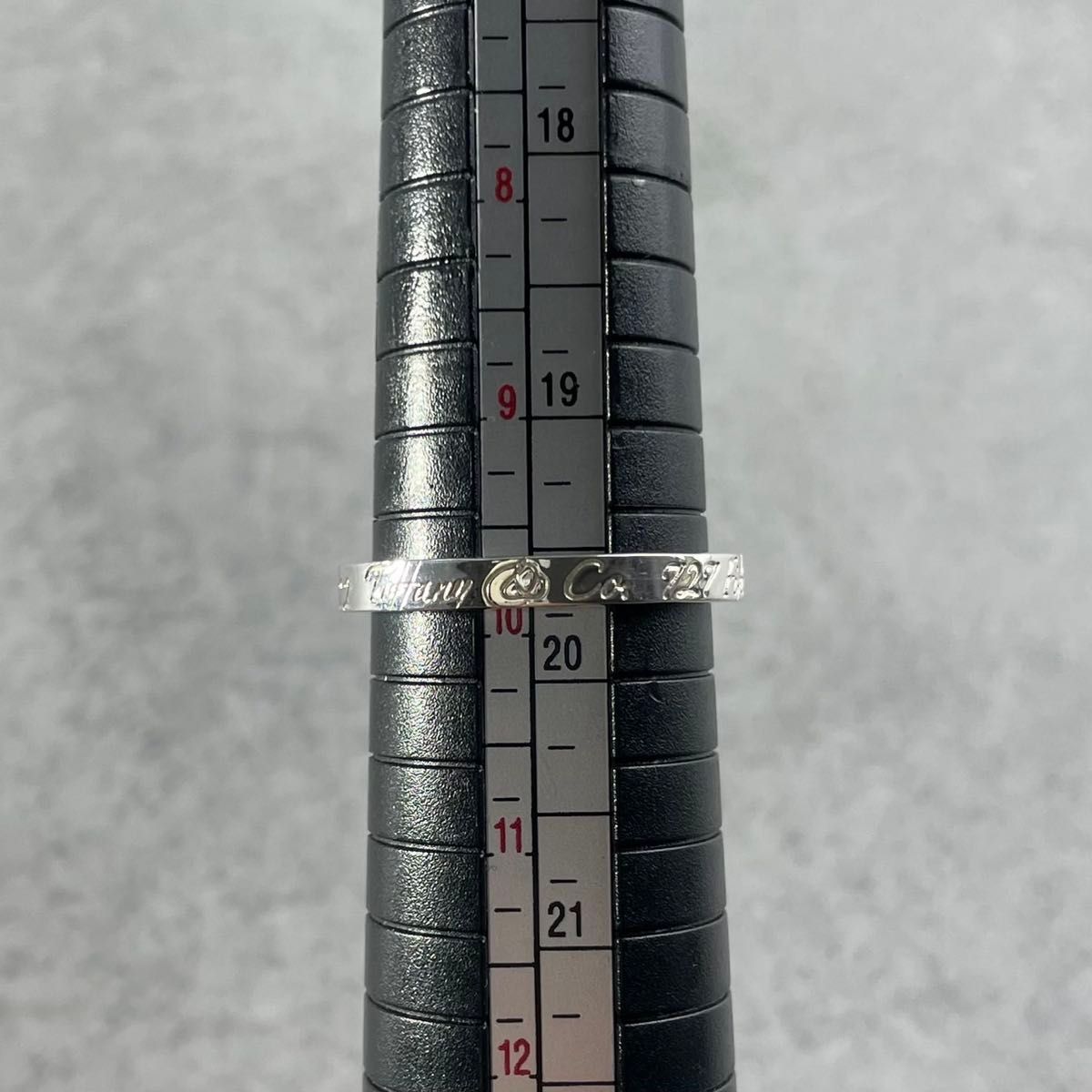 ティファニー 希少 22号 ノーツ ナロー リング Q67f ティファニー 希少 22号 ノーツ ナロー リング Q67f ティファニー 希少