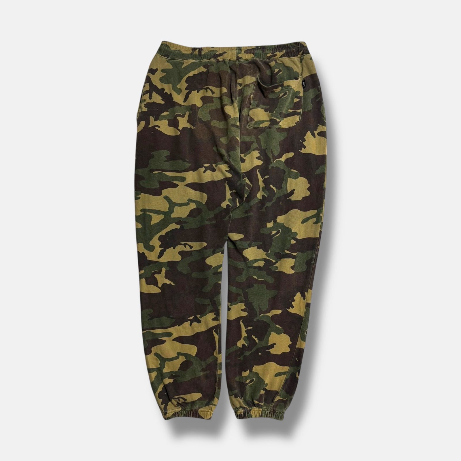 STUSSY スウェットパンツ カモフラ柄 カーキ系 M - メルカリ
