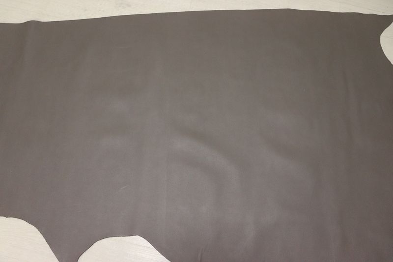 モカグレー 238 ds クロム革 牛革 国産 レザー シボ型押し はぎれ 一枚革 レザークラフト 革 皮 本革 diy 生地 材料