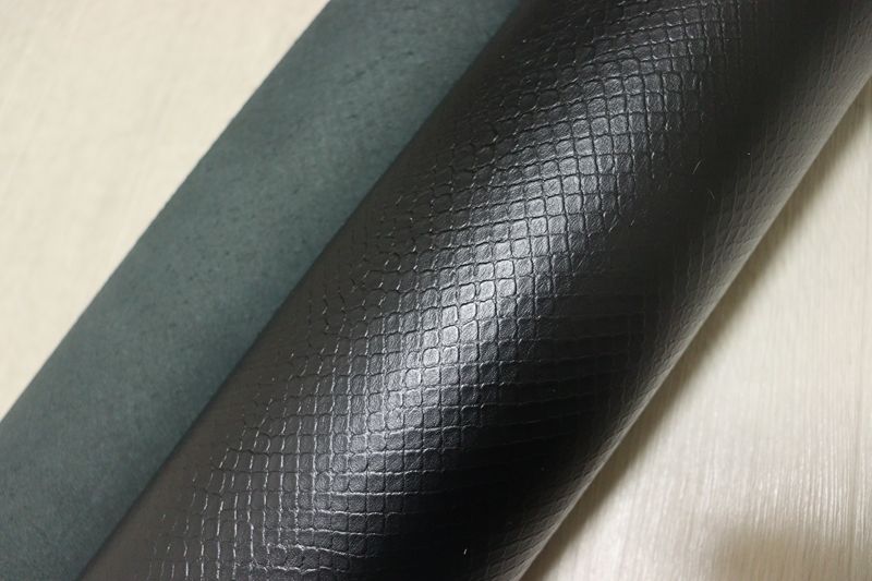  ブラック 220 ds クロム革 牛革 国産 レザー スネーク型押し はぎれ 一枚革 レザークラフト 革 皮 本革 diy 生地 材料 生地/糸 手芸素材 材料