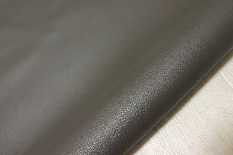 グレー 240 ds クロム革 牛革 イタリア レザー シュリンク加工 はぎれ 一枚革 レザークラフト 革 皮 本革 diy 生地 材料