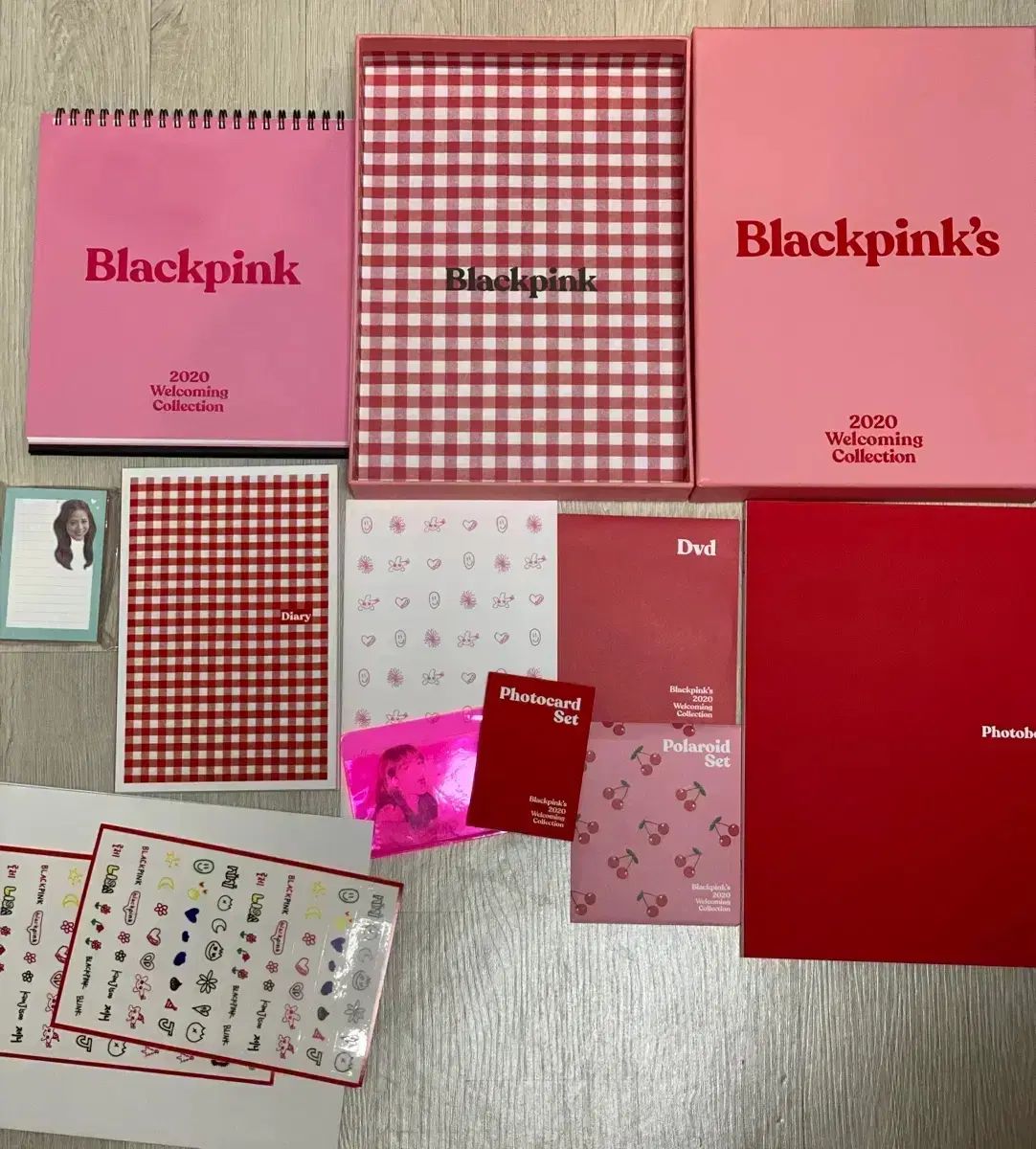 ミュージック blackpink welcoming collection 2020 Amazon.co.jp: 【YG公式】 BLACKPINK's 2020 WELCOMING COLLECTION