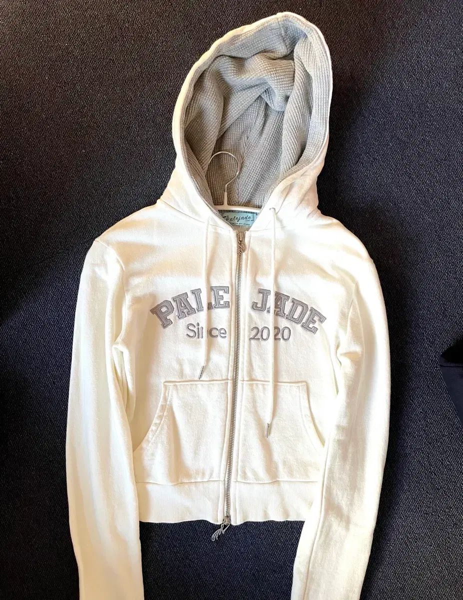 ペイルジェイド レトロパッチ フード ジップアップ 白 M