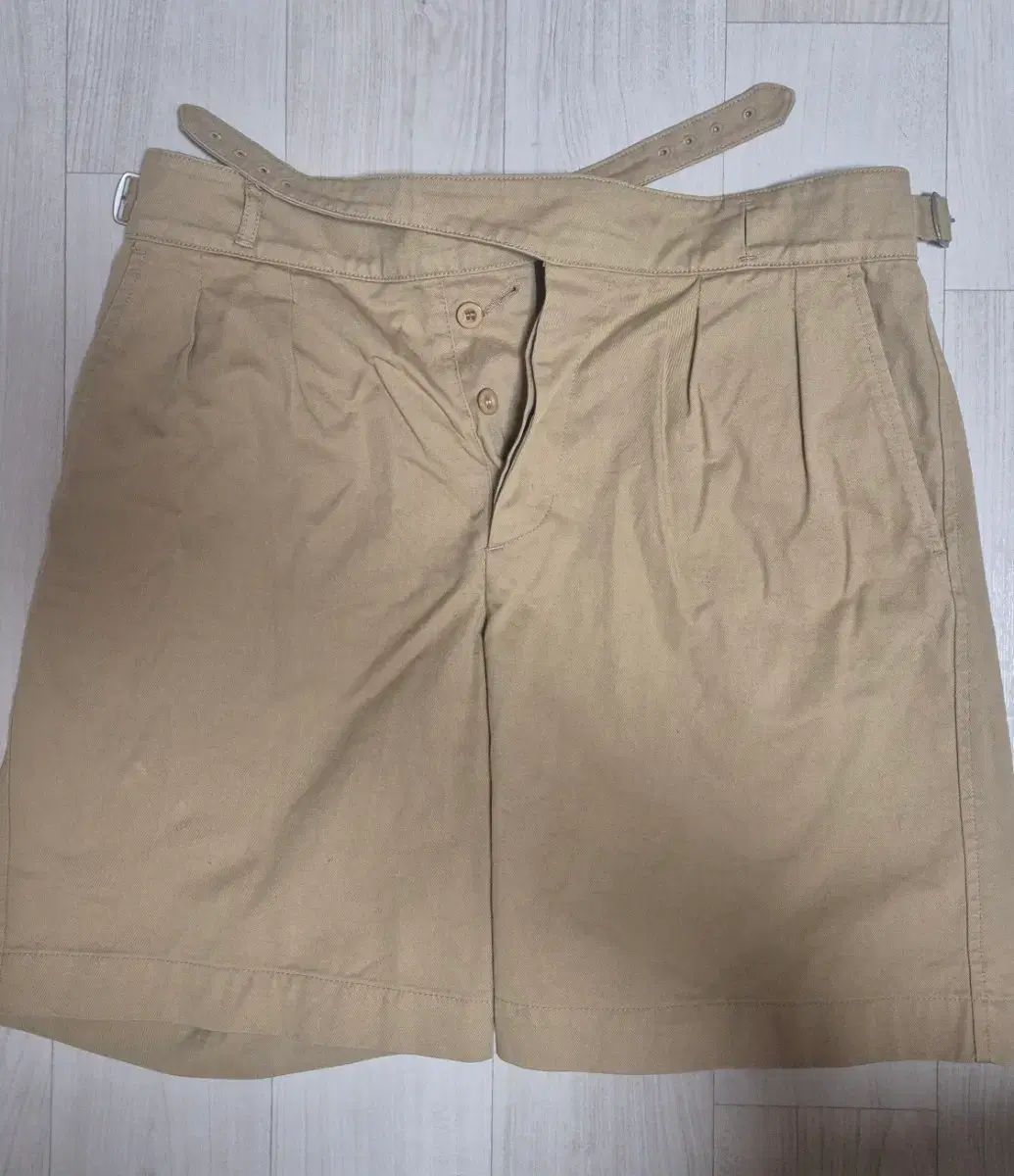 ブギホリデー ショート グルカ パンツ