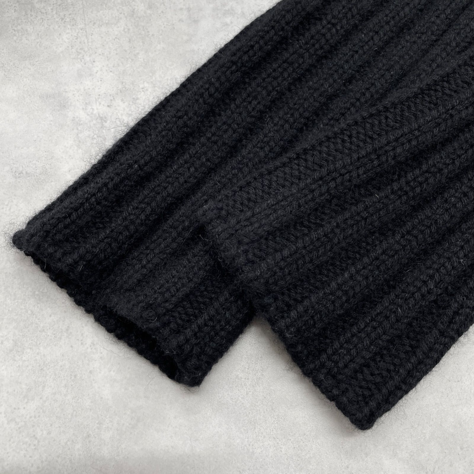 美品　GUCCI グッチ　イタリア製　カーディガン　リブ　ジップアップ　黒　L 美品 GUCCI グッチ イタリア製 カーディガン リブ ジップアップ 黒 L