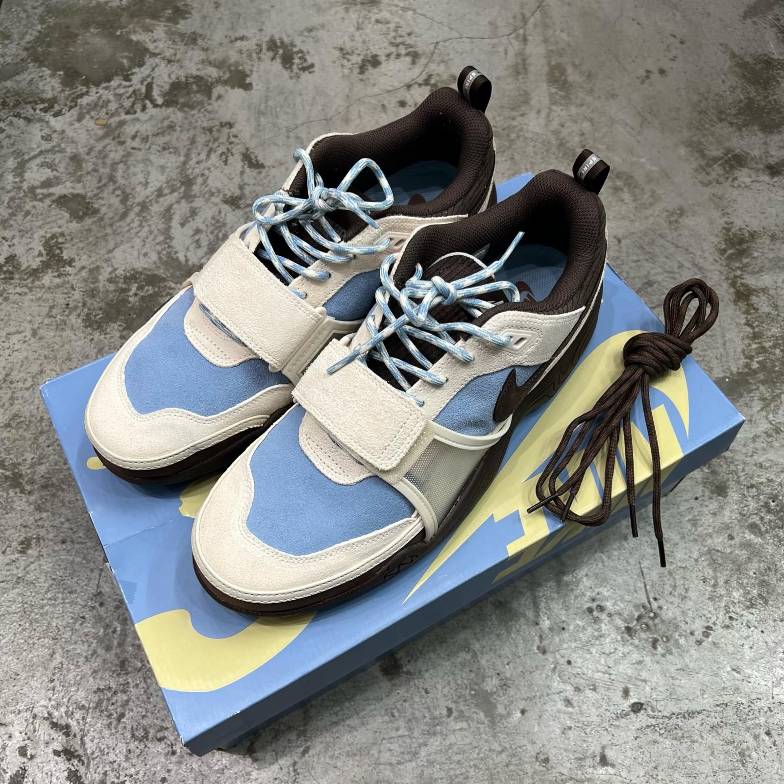 国内正規 NIKE × TRAVIS SCOTT Zoom Field Jaxx ズームフィールド