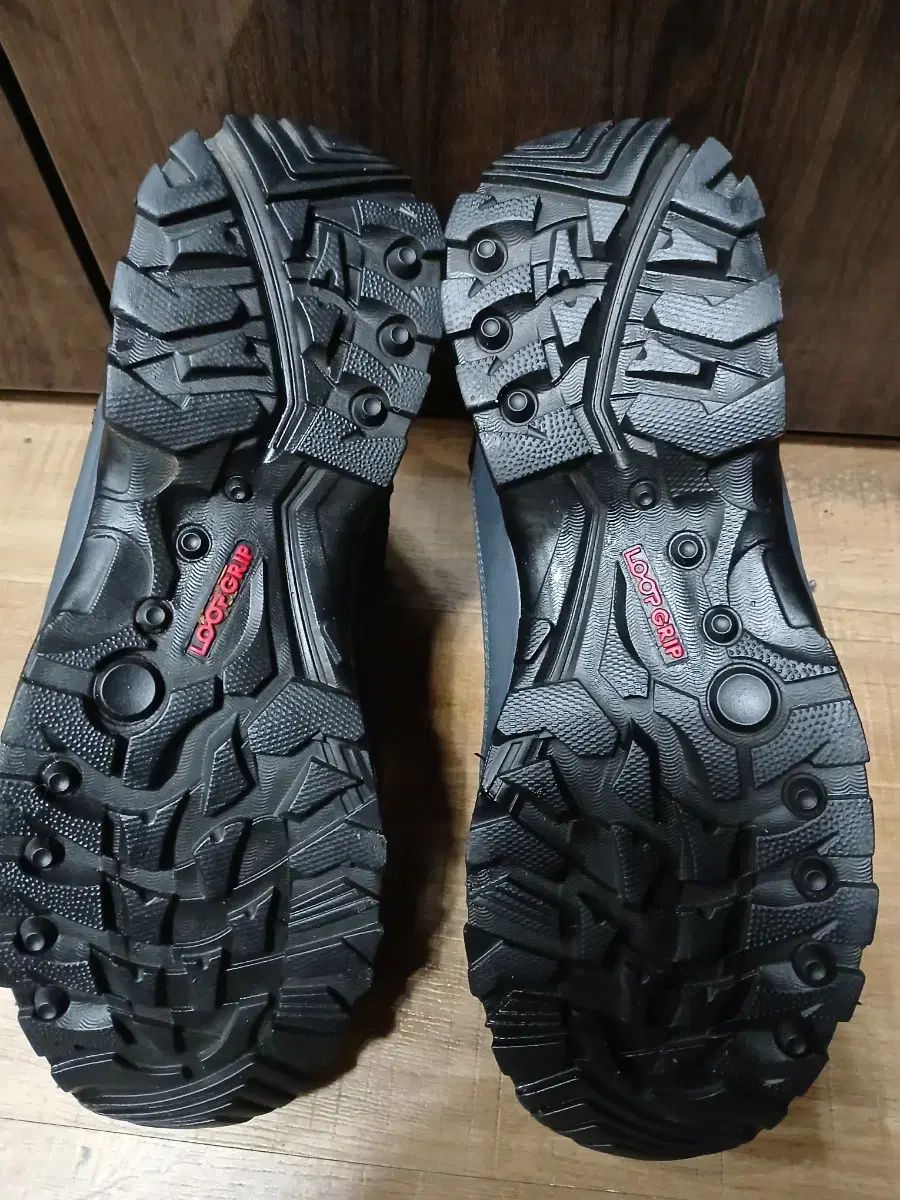 マウンティア登山靴