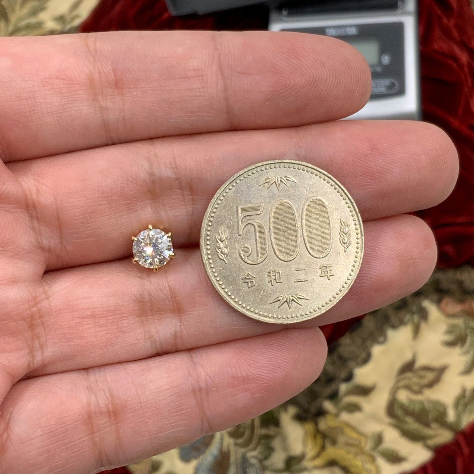K18 一粒ダイヤピアス 1ct UP 1.2g ソーティング付 - メルカリ