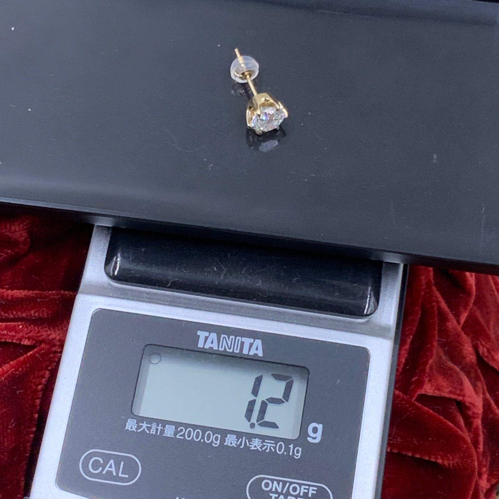 K18 一粒ダイヤピアス 1ct UP 1.2g ソーティング付 - メルカリ