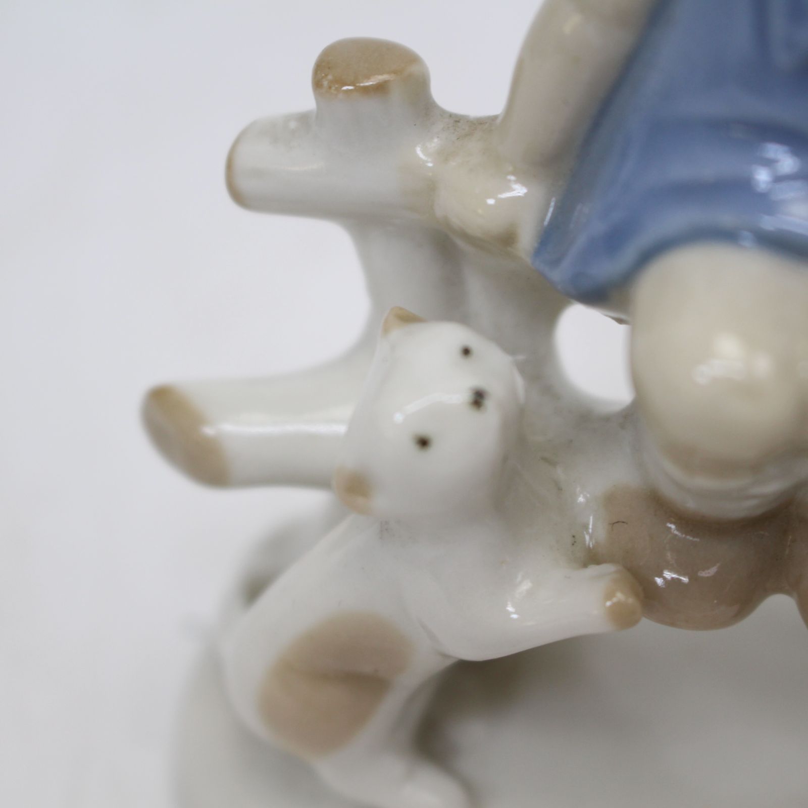 103)ロイヤルコペンハーゲン 少女と犬の陶器 フィギュア - メルカリ