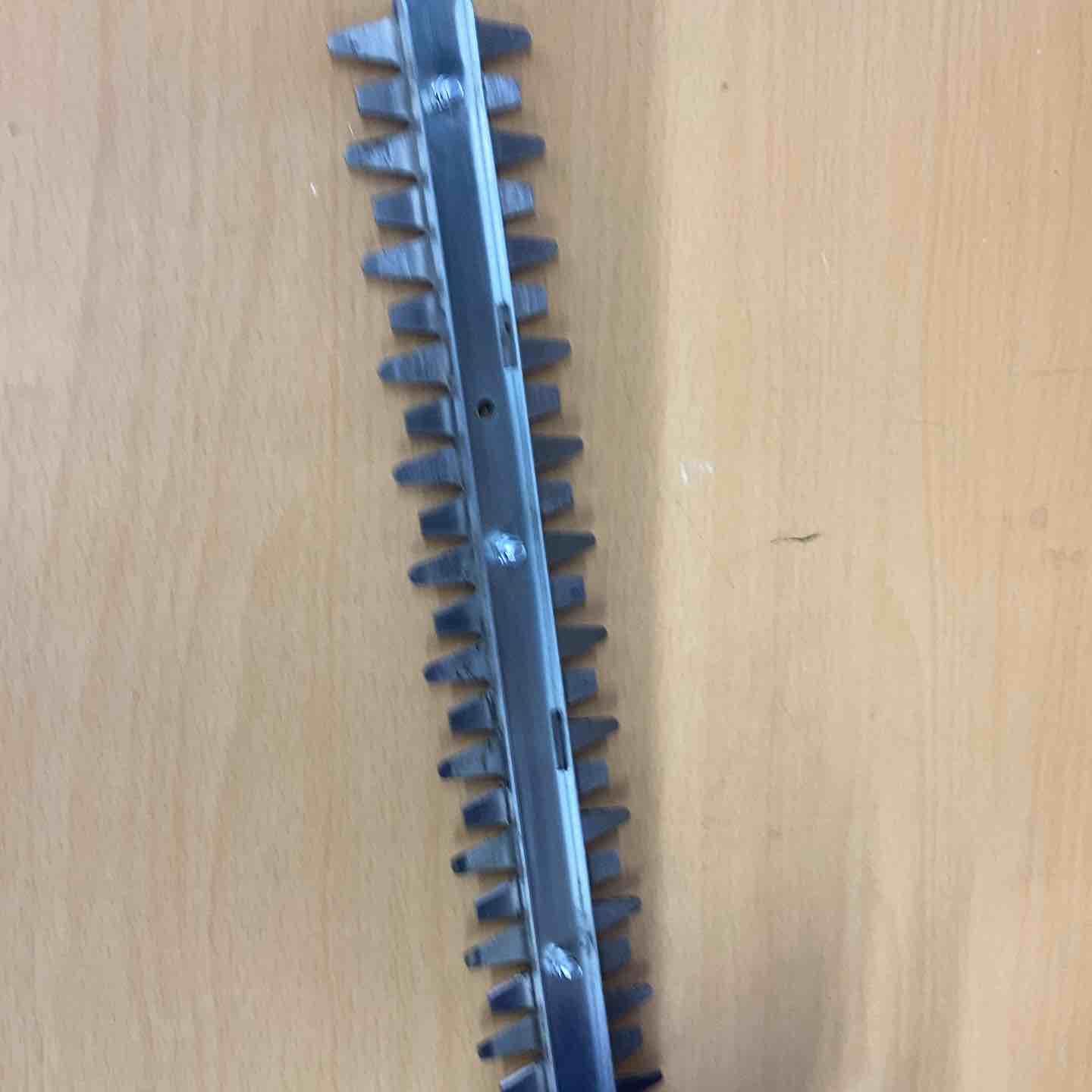  マキタ makita コードレス生垣バリカン 本体のみ その他 電動工具 エア工具