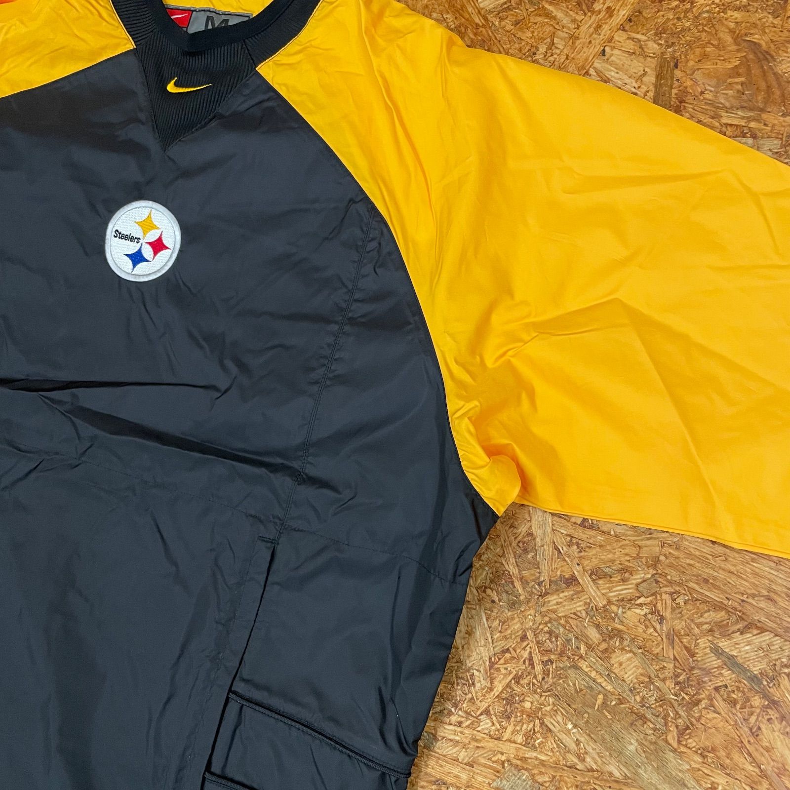 NFL オフィシャル NIKE PITTS BURGH STEELERS ナイロンジャケット M