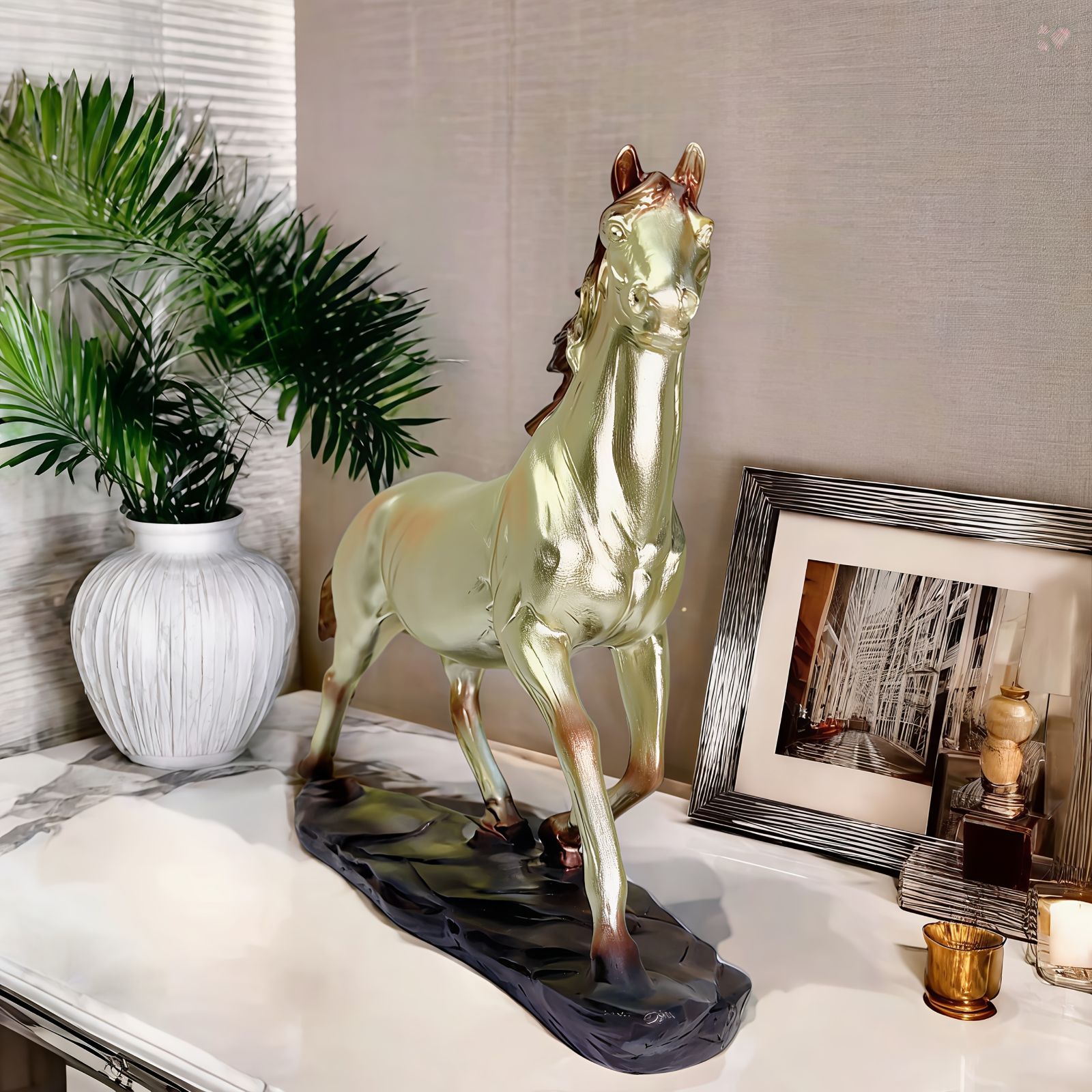  オブジェ 置物 馬 うま ウマ 干支 正月飾り ゴールドの馬 感 インテリア リビング ダイニング 玄関 寝室 装飾 オーナメント 樹脂 プレゼント ギフト オシャレ 癒しグッズ 小物棚 置物 インテリア小物