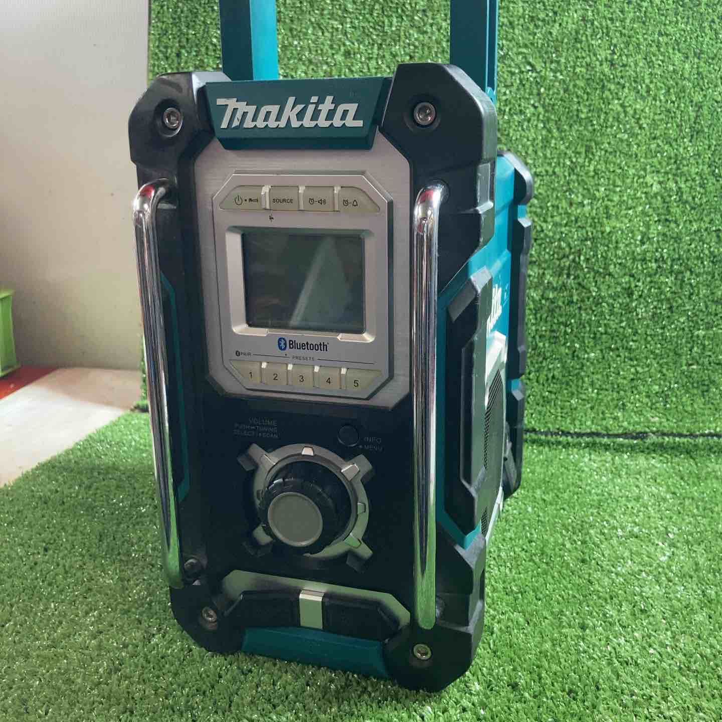 マキタ makita コードレスラジオ MR 106