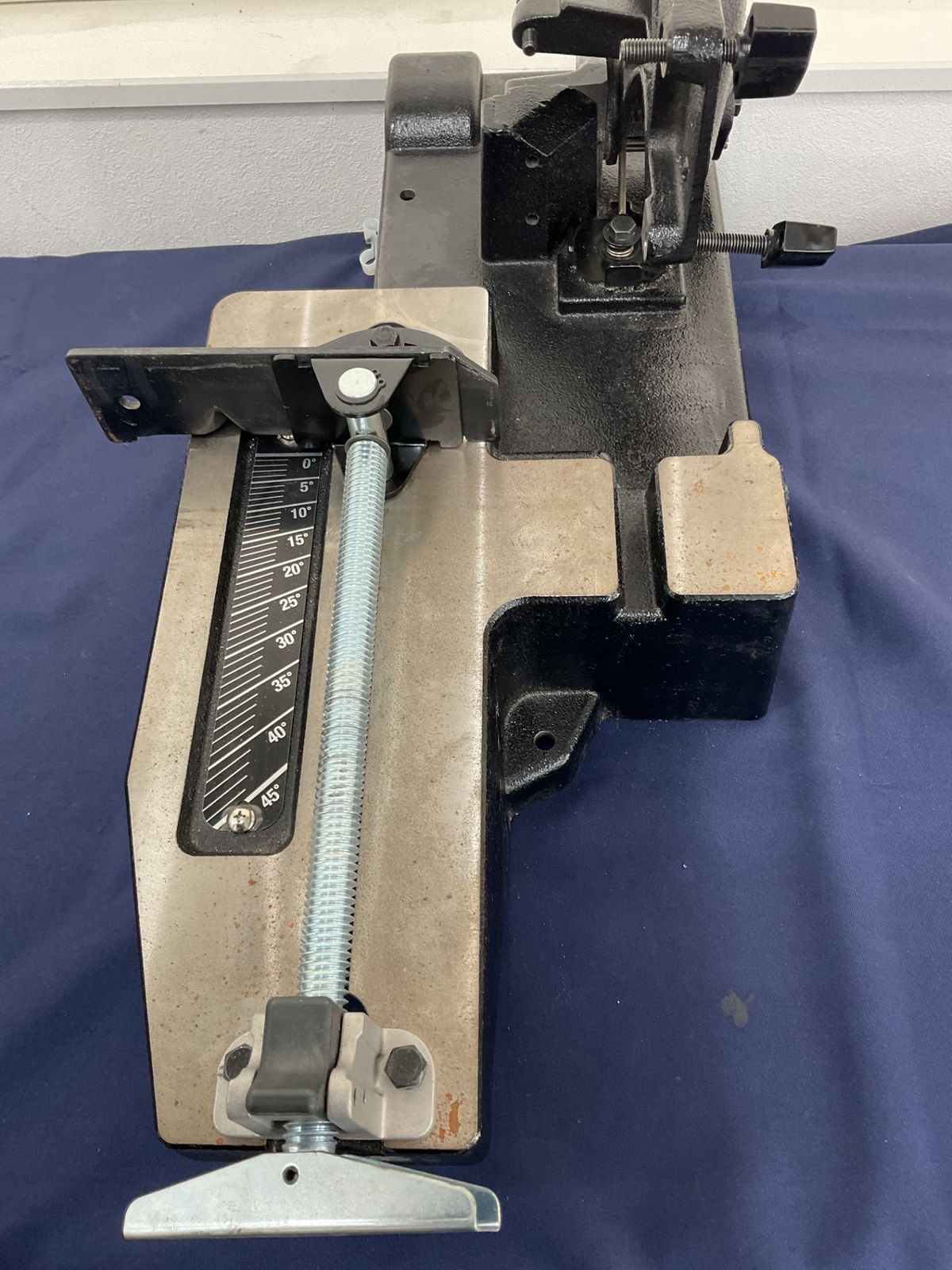 makita ポータブルバンドソー用スタンド