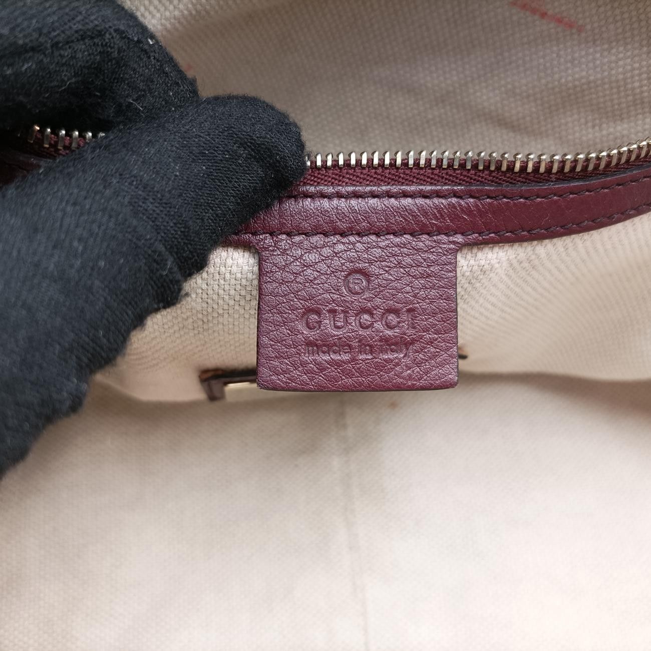 ワインレッド レザー