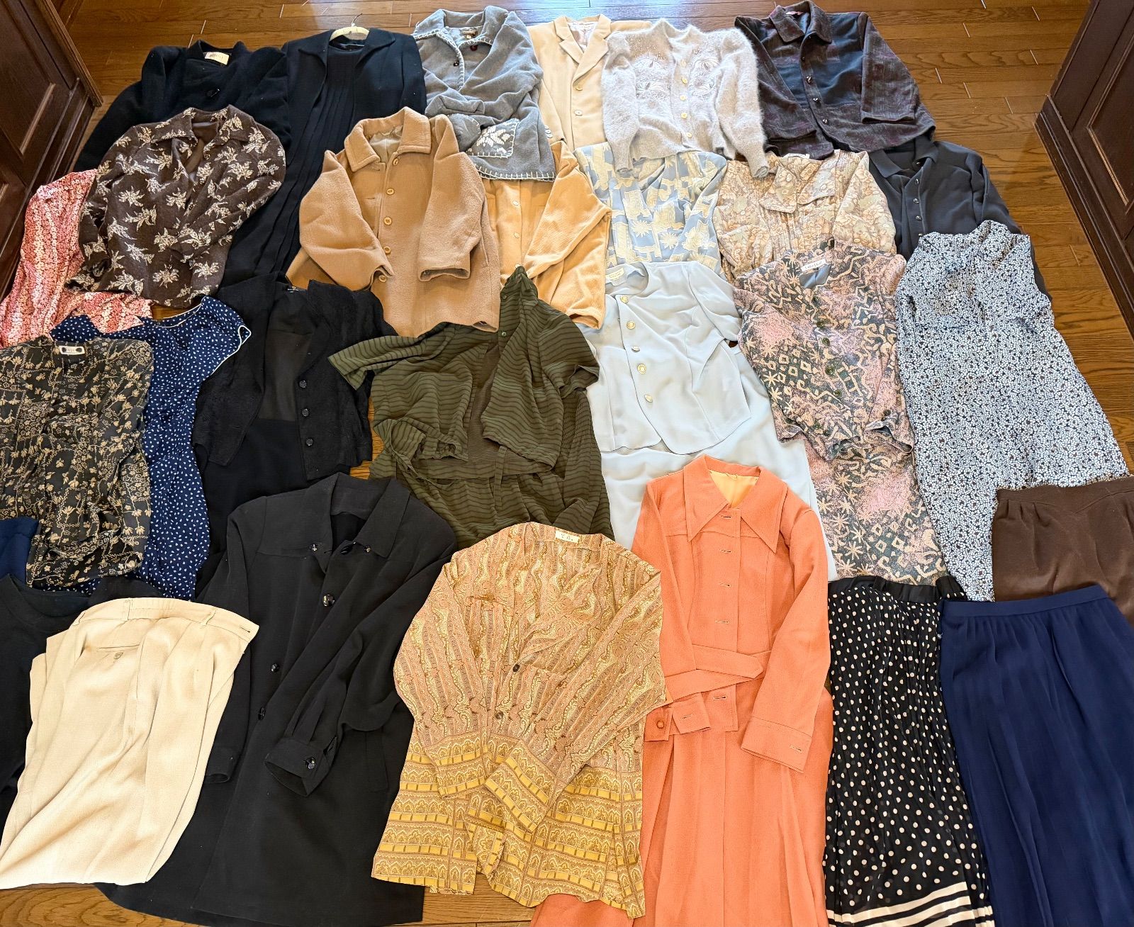 婦人服 まとめ売り 昭和 レトロ 古着 大量 レディース服 シニア 可 衣類 洋服 アウター ワンピース スカート