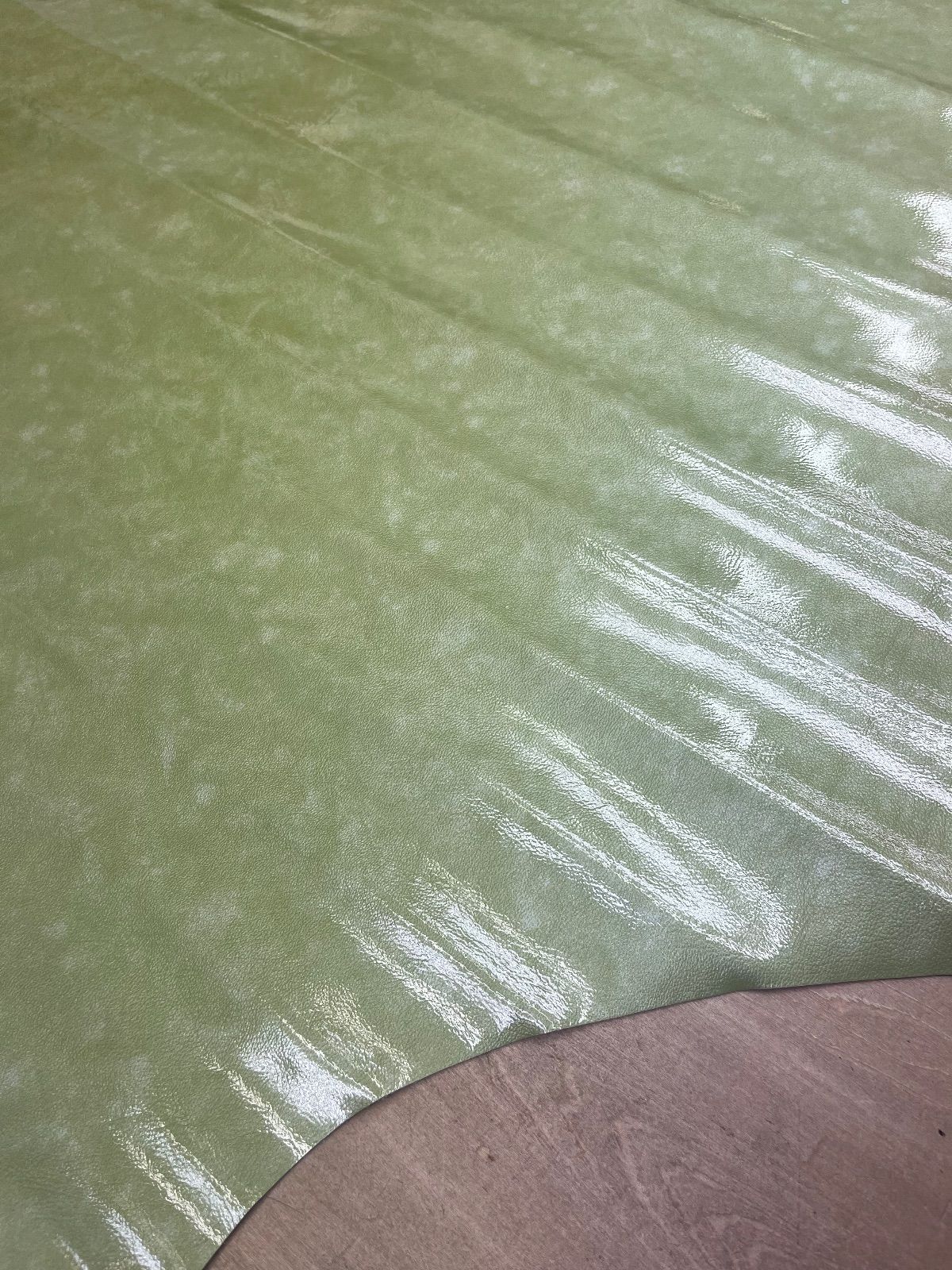 00269国産アンチック調エナメル 牛革